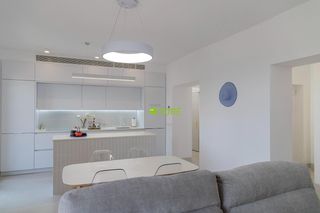 Flat in La Malagueta - Monte Sancha. Quieres vivir en el centro de málaga y en primera línea de playa