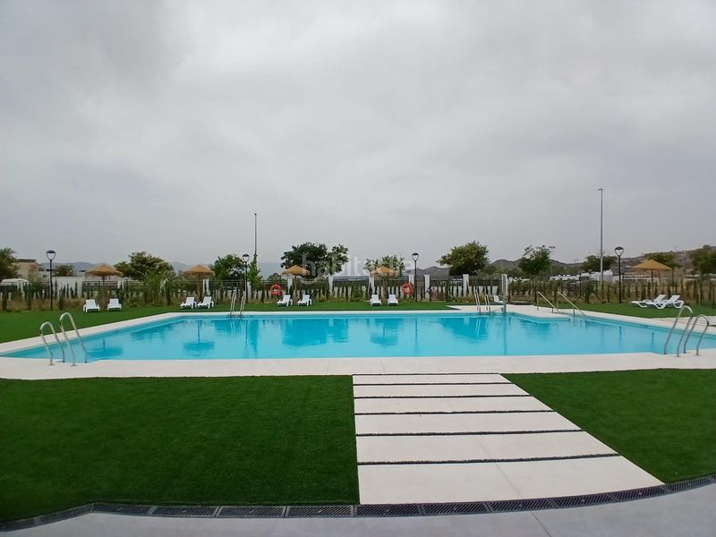Foto 1d4717a0-46ea-466e-a84b-e6499dd544f6. Pis amb aparcament piscina a Santa Isabel Málaga