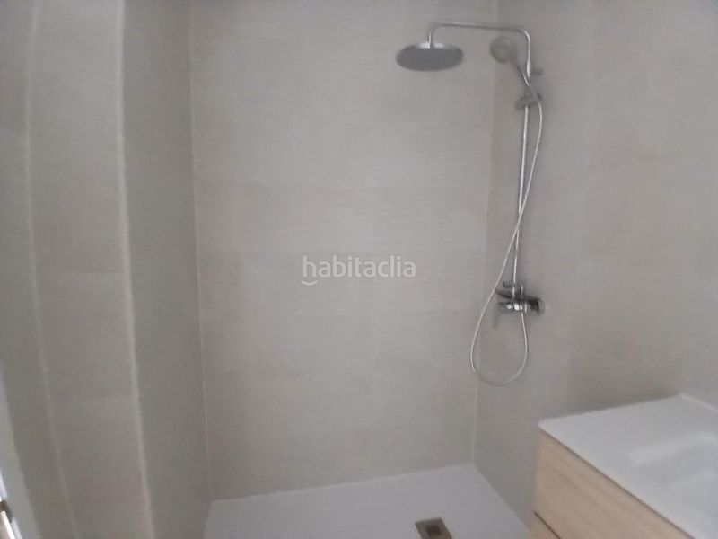 Foto f0a8d0a4-e5f2-4cbc-a48b-be9d7cc7e0d9. Pis amb aparcament piscina a Santa Isabel Málaga