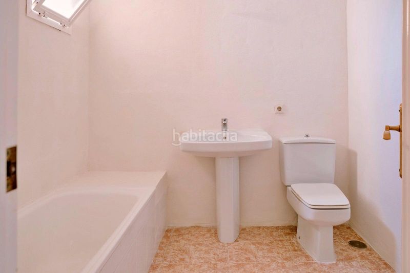 Foto 02075bed-6903-4f6f-82c8-9d4df450bedb. Casa adossada amb aparcament piscina a Hispanidad - Vivar Téllez Vélez - Málaga