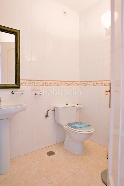 Foto 7e0a867a-11c7-4b38-b871-7c61e59603ad. Casa adossada amb aparcament piscina a Hispanidad - Vivar Téllez Vélez - Málaga