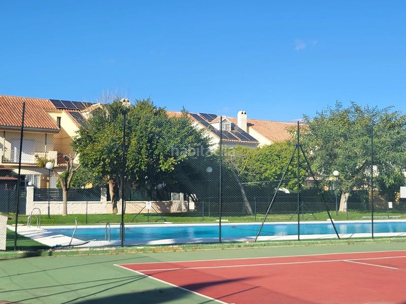 Foto d5041506-b3fc-4670-b728-7f9edf89f282. Casa adossada amb aparcament piscina a Hispanidad - Vivar Téllez Vélez - Málaga