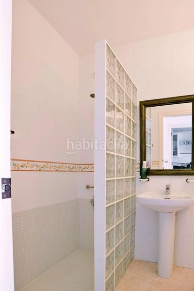 Foto e4ce7ce0-46f9-439a-a578-b4b972a86506. Casa adossada amb aparcament piscina a Hispanidad - Vivar Téllez Vélez - Málaga