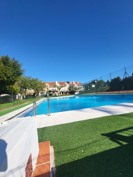 Foto e59e97bc-f2d5-456d-8df6-dd4c7a6998c1. Casa adossada amb aparcament piscina a Hispanidad - Vivar Téllez Vélez - Málaga