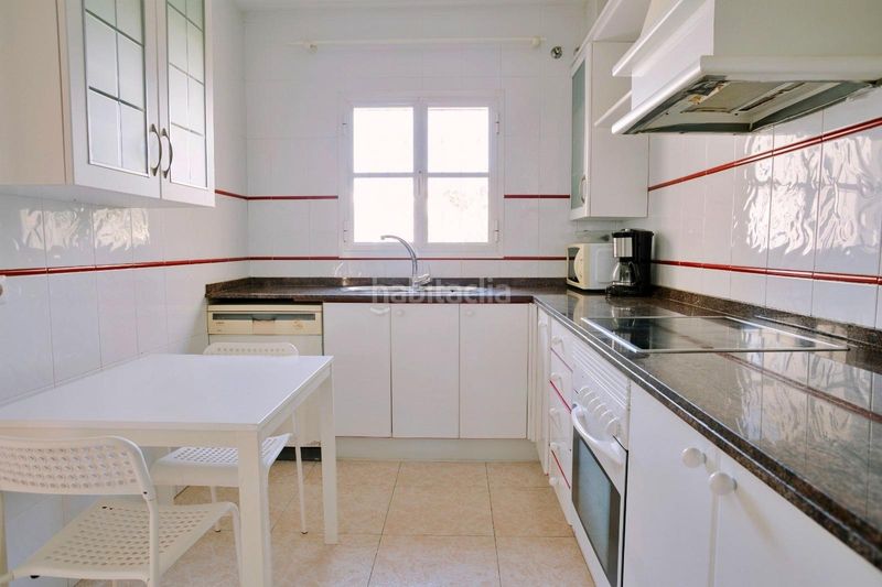 Foto e6c8a46c-7ef2-42ba-9126-60623341dada. Casa adossada amb aparcament piscina a Hispanidad - Vivar Téllez Vélez - Málaga