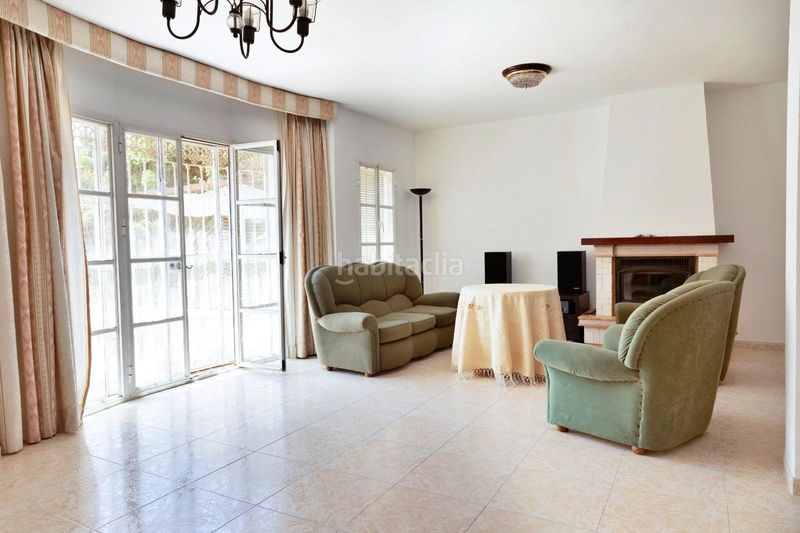 Foto f48ec5cb-48f8-472e-adcf-5ec243808719. Casa adossada amb aparcament piscina a Hispanidad - Vivar Téllez Vélez - Málaga
