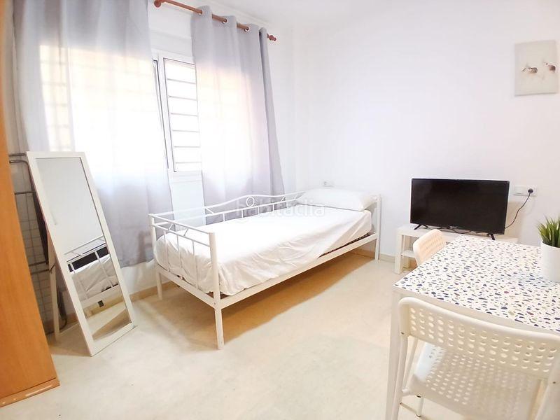 Foto 5b27bcf8-7fe5-447c-803f-4d80e5fe7a70. Miete studiowohnung in El Molinillo - Capuchinos Málaga