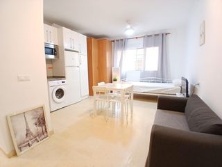 Rent Studio in El Molinillo - Capuchinos. Estudio en alquiler de larga temporada