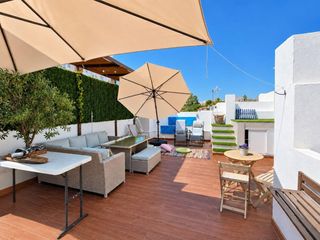 Casa  Calle jose maria freuiller. Casa de 256 m2 reformada con piscina privada y 80 m2 de azotea