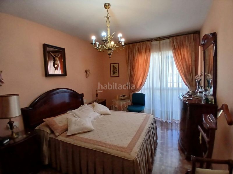 Foto dee598bb-463d-4f69-810b-88e956f7843b. Piso amplio piso en el barrio de la victoria en Conde de Ureña Málaga