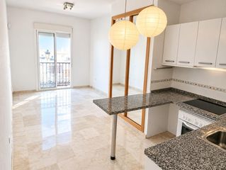 Studio à El Molinillo - Capuchinos. Se vende estudio de 36 m2 situado en pleno centro de málaga, en