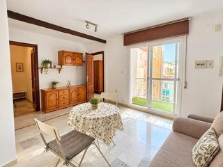 Pis a El Ejido. Apartamento de 1 dormitorio con terraza junto a la universidad