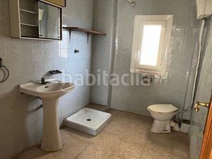 Foto 69c65f54-4e9f-477e-ba30-bca51019de5a. Piso en calle lepanto 7 piso en venta en Sax