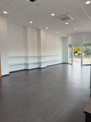 Local Comercial a Calle Lieja