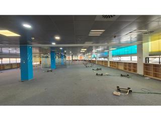 Location Bureau  N/a. Edificio singular en 22. terraza privativa 300 m2