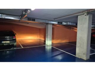 Parking voiture  N/a. Plaza parking para coche grande