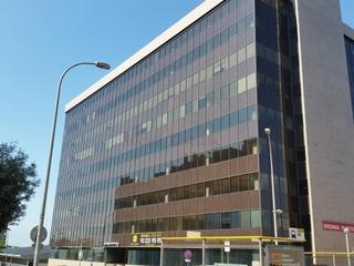 Location Bureau à Carrer de fructuós gelabert 8. Altas prestaciones. renta contenida