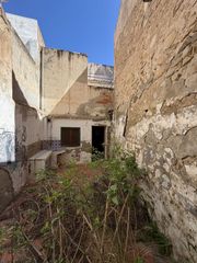 Casa adossada a Poble Nou-Montiboli. Adosado con dos viviendas independientes y terraza de 60 m