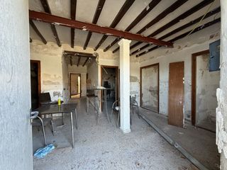 Maison jumelée à Poble Nou-Montiboli. Adosado con dos viviendas independientes y terraza de 60 m