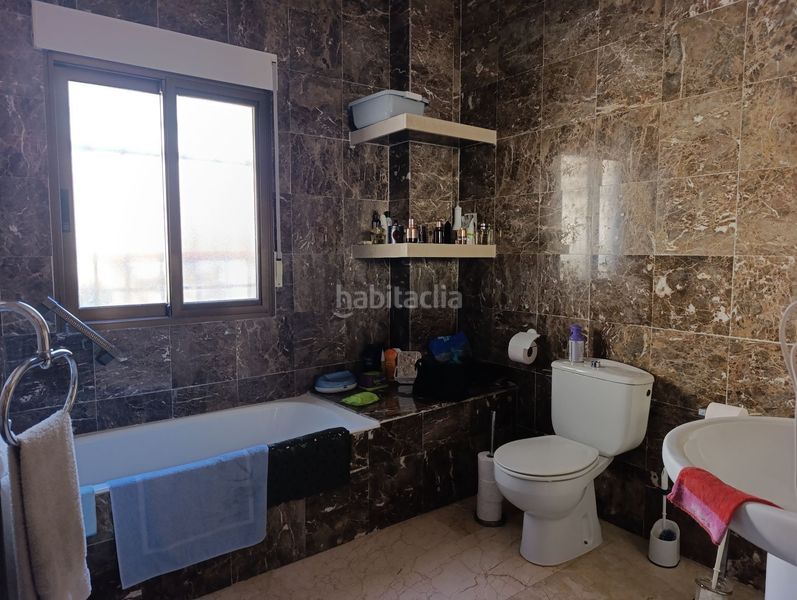 Foto 172d0359-dc3a-4059-a4d8-6a8b88564d2a. Casa chalet independiente con terraza y parcela edificable en entorno tranquilo en Orxeta