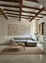 Pis a Poble Nou-Montiboli. Planta baja con encanto, techos altos y detalles originales rest