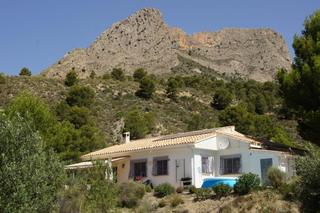 Casa a Orxeta. Autonomía energética, naturaleza y vistas impresionantes