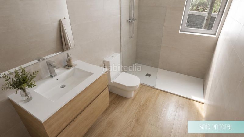 Foto e9573d36-a6e1-4823-b0e9-833c2ad52892. Casa amb calefacció aparcament a Centre Figueres