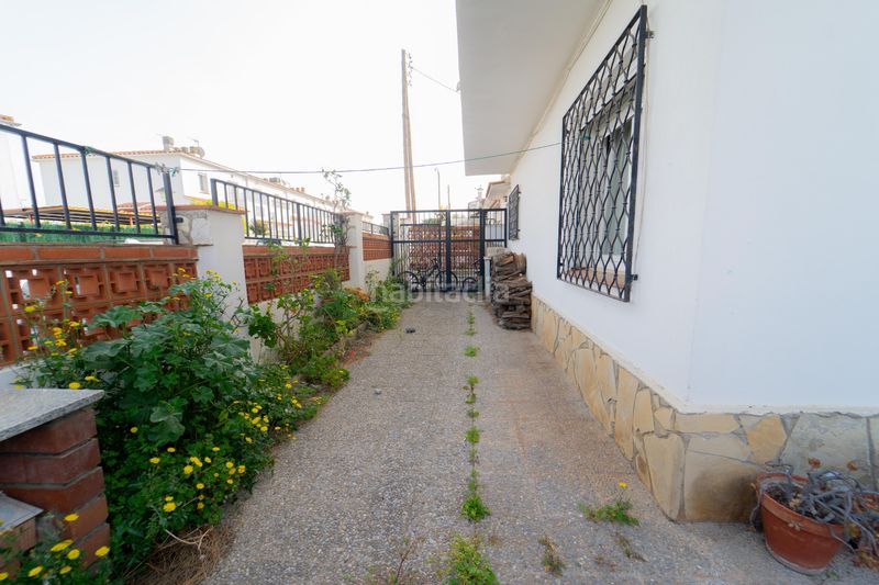 Foto 25a64740-e785-4285-b19b-c106ee0e9962. Casa amb calefacció aparcament a Riells Escala (L´)