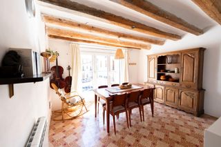 Casa adossada  Plaça portal. Oportunitat: casa amb molt encant a santa coloma de queralt