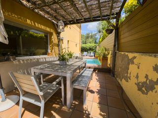 Casa  Carrer puigmal. Exclusiva casa amb piscina i molta llum