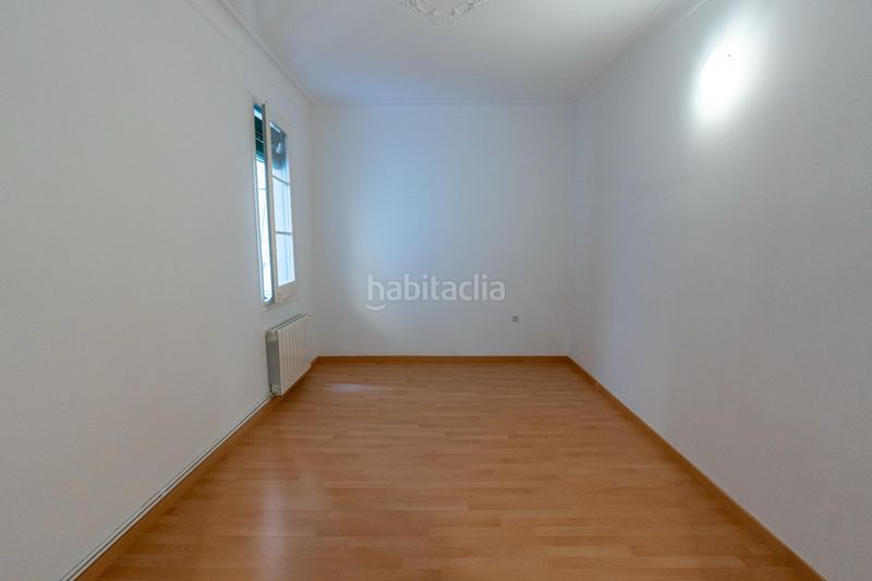 Foto faf0fc25-0249-42bf-b56a-e9535e0641e0. Pis amb calefacció a Putget - Farró Barcelona