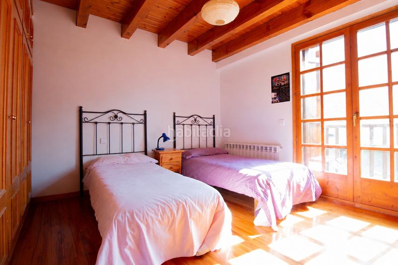 Foto 0f871ed8-5a3f-4411-9430-71c47e1ba80c. Casa a schiera con camino riscaldamento parcheggio in Sort