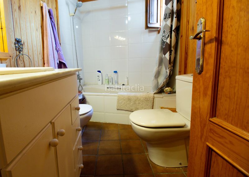 Foto f60f7426-7421-44e7-8489-342272e43432. Casa a schiera con camino riscaldamento parcheggio in Sort