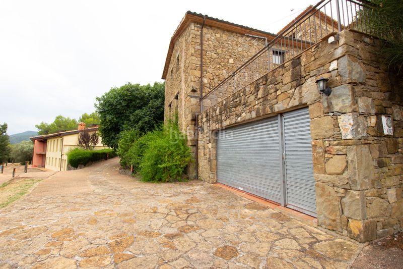 Foto 01fd54b7-db58-4f3d-b6ac-12f2e959438f. Masia amb aparcament a Mieres