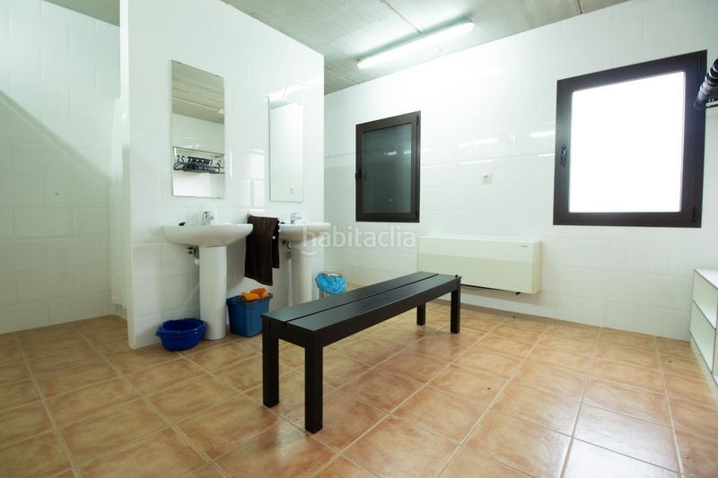Foto 0d256dff-b98d-499e-8502-2073ca209bfe. Masia amb aparcament a Mieres