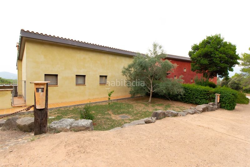 Foto 7f1f5ee2-e7c0-4e21-81f2-a45eb069dc25. Masia amb aparcament a Mieres