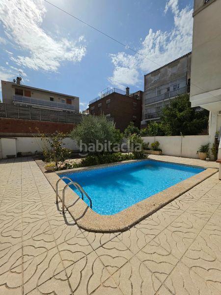 Foto 767ab806-8f74-4d5f-be7c-3e3e18a13d70. Casa amb xemeneia calefacció aparcament piscina a Igualada
