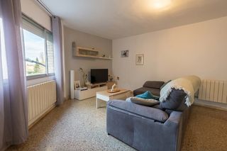 Piso  Carrer joan ramis. Pis cantoner de 4 habitacions amb 3 terrasses al centre de reus