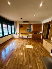 Dplex  Carrer josep maria serra marsal. Dplex-tic al costat del passeig verdaguer