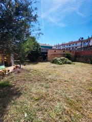 Semi detached house  Carrer d'oló. Fantàstica casa amb molt espai, llum, jardí privat i terrassa!