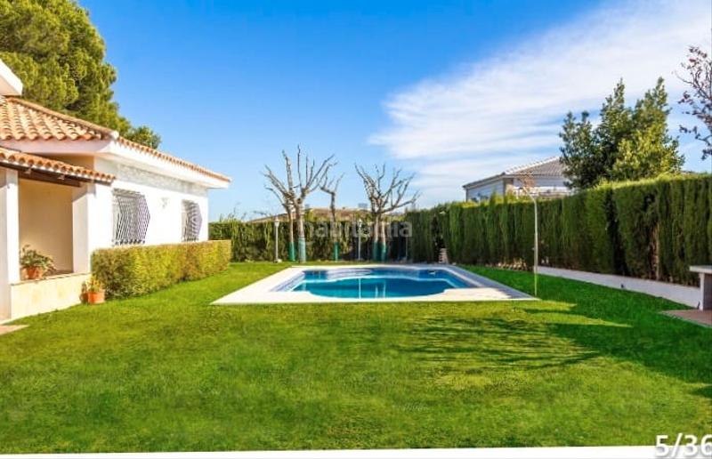 Foto 134d9427-85dd-4a21-ab26-586f62569990. Casa amb aparcament piscina a Mediona