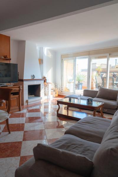 Foto 2c00cee8-918f-4660-a5e2-16f5b543f661. Àtic amb calefacció a Riu Nord Santa Coloma de Gramenet