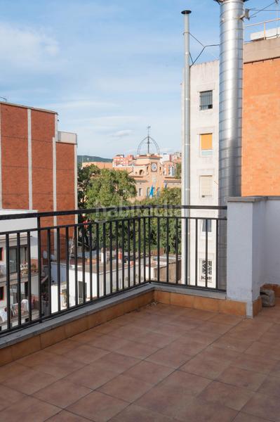 Foto 3c36d7a4-af26-420d-b819-ef3cd2adf34a. Àtic amb calefacció a Riu Nord Santa Coloma de Gramenet