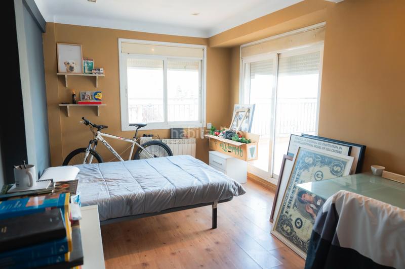 Foto 88df7a7c-bb7e-420e-85ac-8cba7bcc593f. Àtic amb calefacció a Riu Nord Santa Coloma de Gramenet