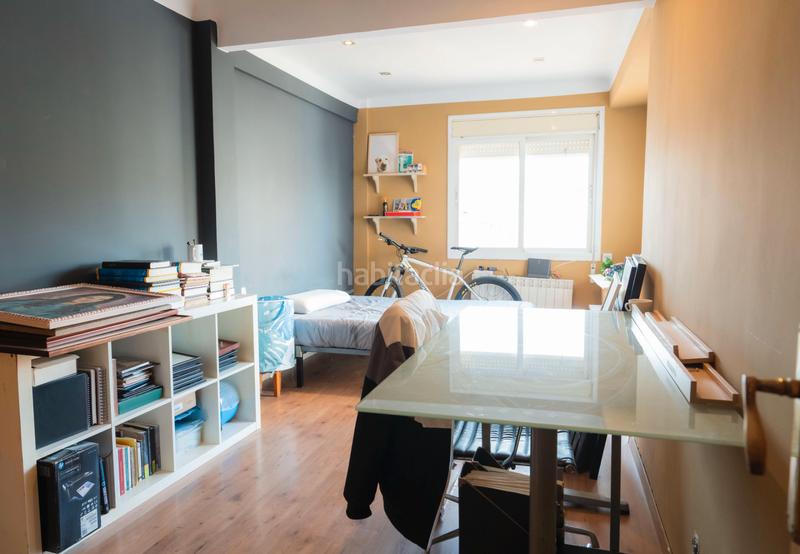 Foto 89b3aa36-bcd4-488b-b3f1-ee1d5d3a40d1. Àtic amb calefacció a Riu Nord Santa Coloma de Gramenet