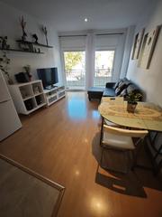 Piso  Carrer de la linia. Pis en en perfecte estat preparat per entrar a viure