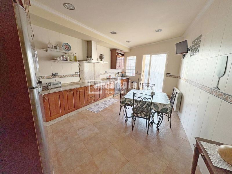 Foto 18c1afb3-ba0b-4692-bdfa-2f5d41520c8f. Casa amb calefacció aparcament a Ceutí