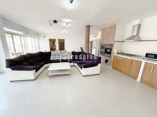 Lloguer Estudi a Altorreal - El Chorrico. Red piso alquila habitación
