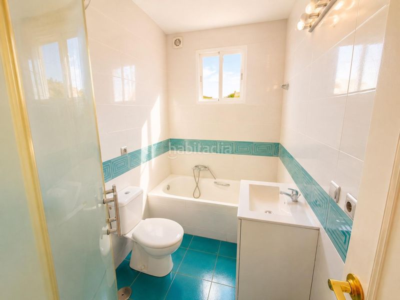 Foto ee3a362a-5972-4d03-b042-46298ffe718b. Chalet villa independiente con piscina privada en la duquesa! en Manilva