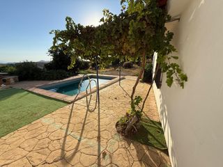 Maison à Fuentemora. Espectacular casa de campo con piscina en colmenar